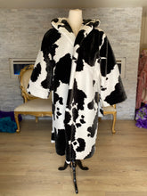 Load image into Gallery viewer, Exclusive Cow Hide Robe
